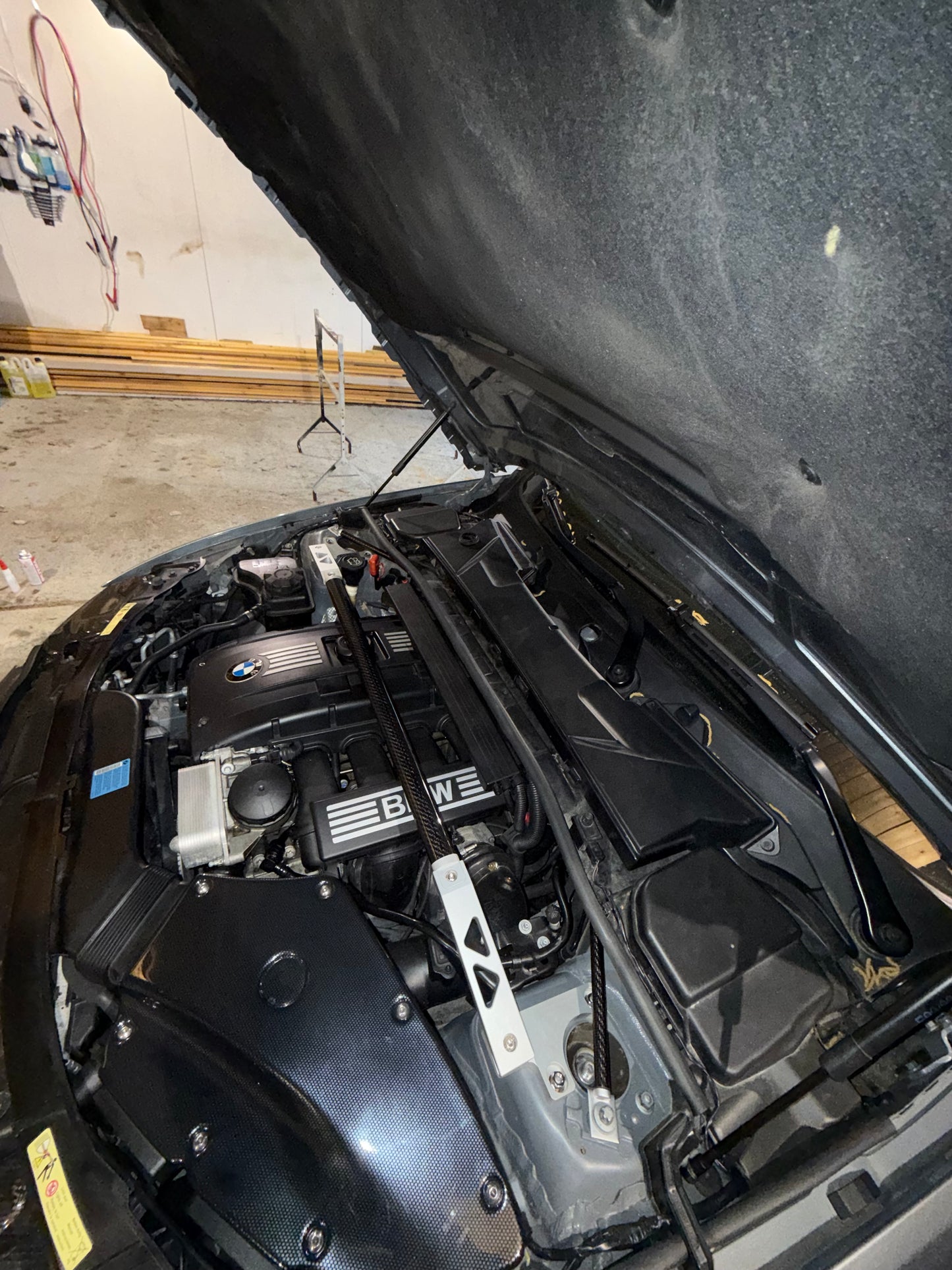 (DOES NOT INCLUDE STRUT BRACE OVER ENGINE)